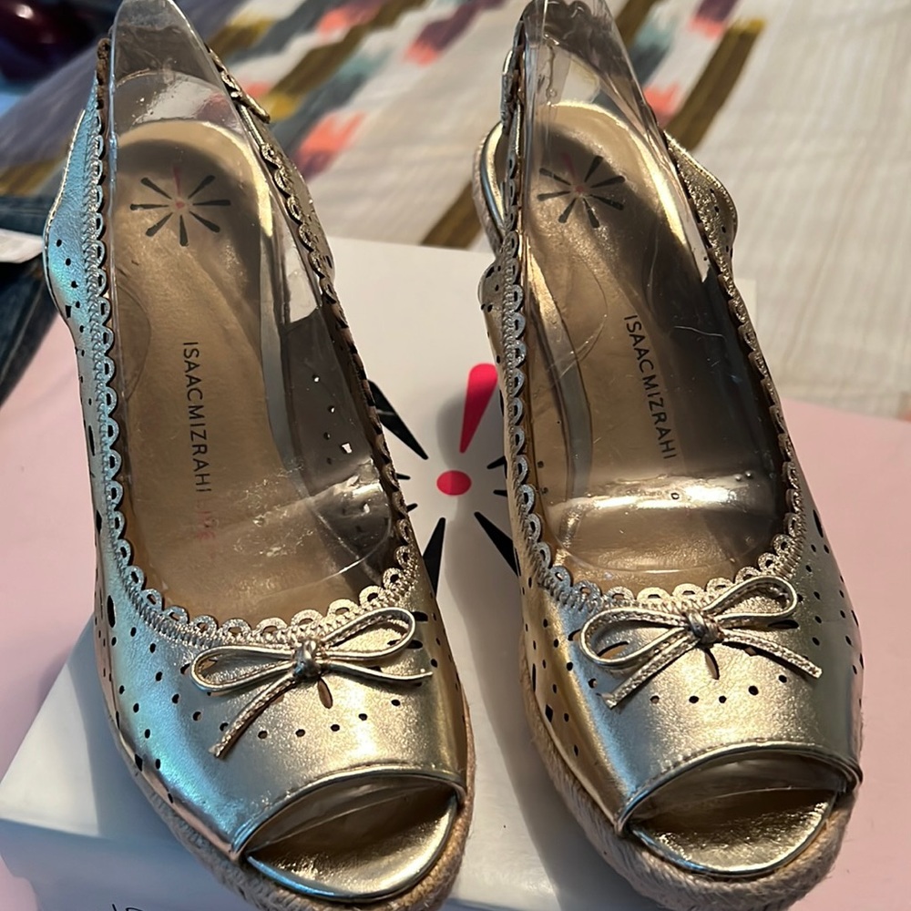 Isaac Milagros Gold Leather Wedge Sandals